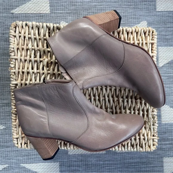 Johnston & Murphy Women's Taupe Ankle Boots | Size 10 - Picture 3 of 7